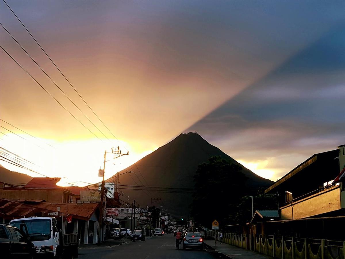 Arenal Poshpacker Hostel La Fortuna Exterior photo
